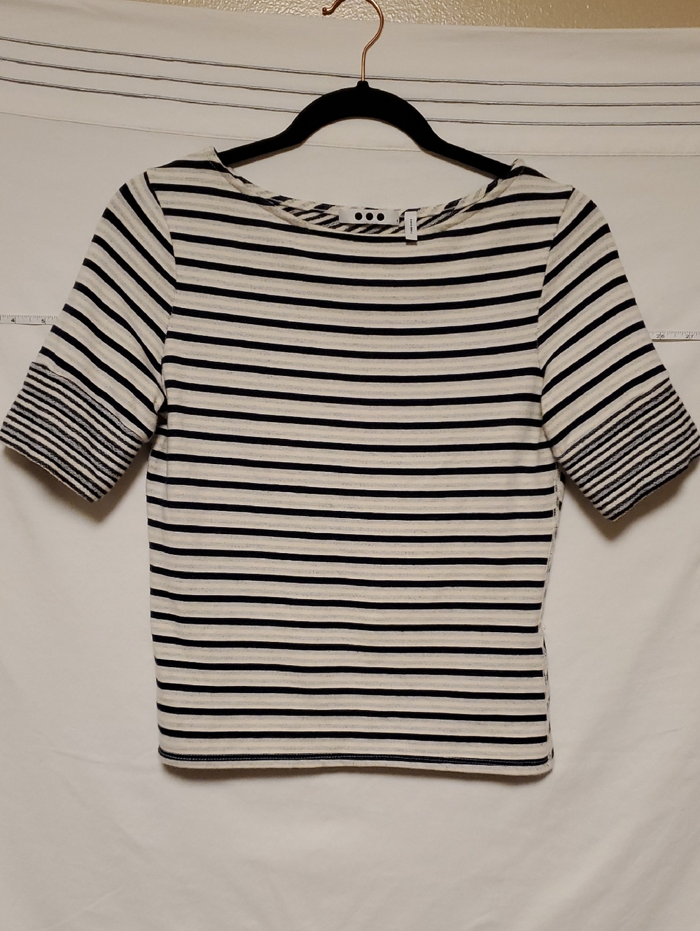 3 Dots Black White Stripe High Low Top